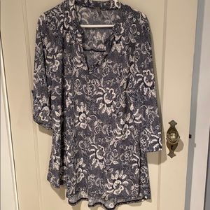 Honeyme XL floral v-neck blouse